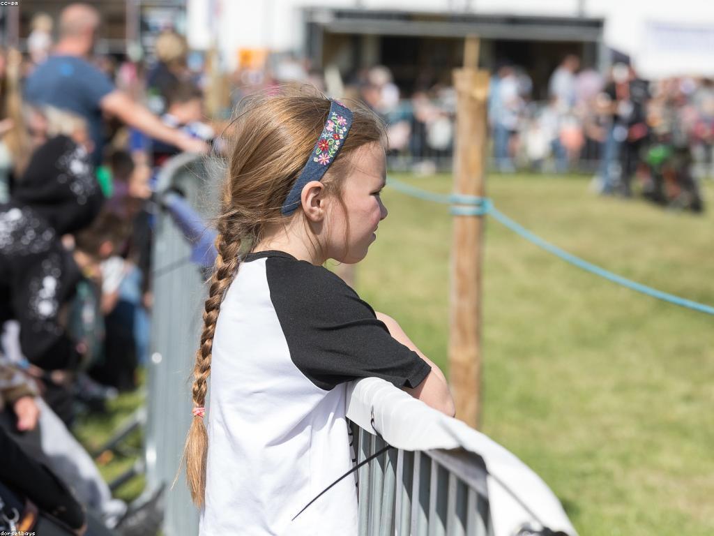 ការប្រកួតនិងរង្វាន់: ការស្វែងរកឱកាសថ្មីៗ